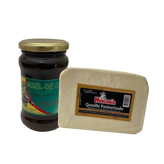 Quesillo Huacariz con miel de caña